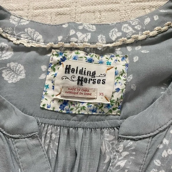 Anthropologie grey floral ruffle top. - Picture 11 of 11